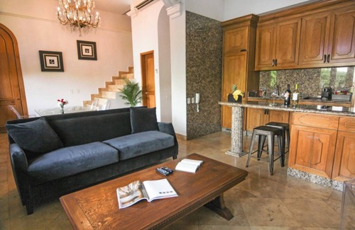 Casco Viejo Apartamento | La Isabela Suites