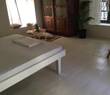 Anjuna Cama Y Desayuno | La Joia Anjuna