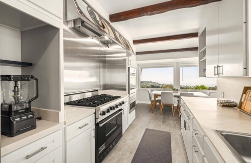 Country Club Casa | La Jolla Hilltop Haven with Ocean Views and Spa