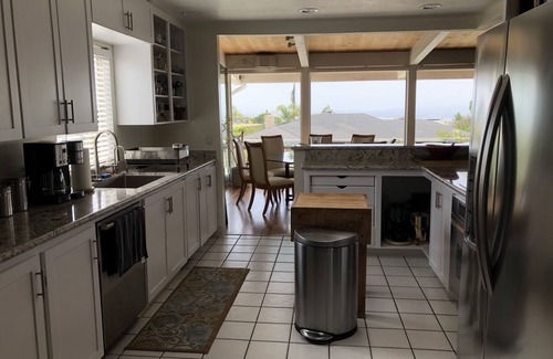 La Jolla Mesa Casa | La Jolla House with a Pool, yard and views.