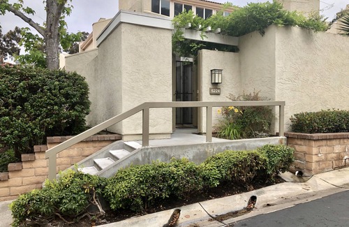 University City Condominio | La Jolla / UTC, San Diego, cerca de UCSD, habitación privada, amueblada y hermosa.