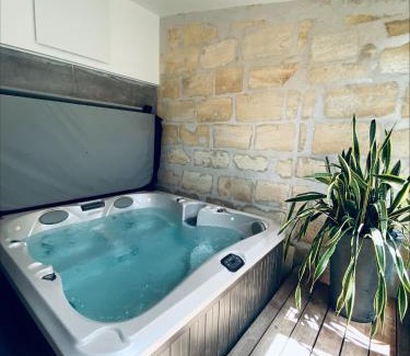 Saint-Bruno - Saint-Victor Apartamento | La King Le 50 Suites and SPA