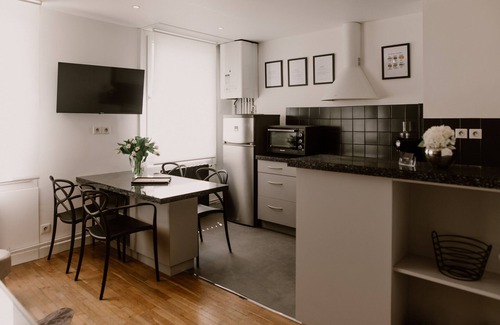 Romans-sur-Isere Apartamento | Apartamento-Apartamento-Habitación con desagüe-Vista a la Ciudad