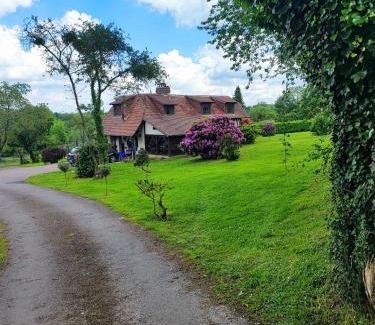 Quetteville Casa | La longère dans la prairie