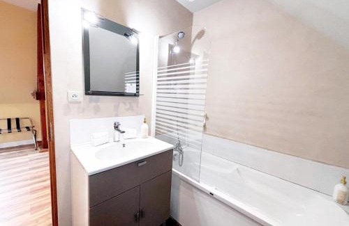 Belleme Apartamento | La longère T3 - Au Golf de Bellême - Parking - Wifi - 4 Pers