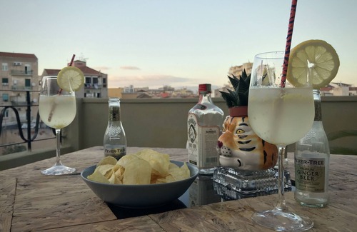 Cagliari Apartamento | La Luna two-bedroom apartment with terrace in the center