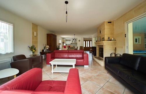 Puynormand Villa | La Méridienne, Indoor swimming pool Car park, bowling alley, outdoor kitchen, park