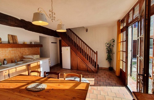 Portes-en-Valdaine Cabaña | La Magnanerie: Provencal setting with swimming pool
