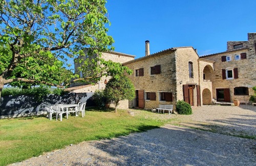 Portes-en-Valdaine Cabaña | La Magnanerie: Provencal setting with swimming pool