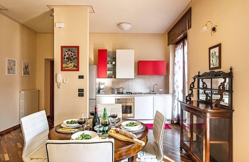 Desenzano del Garda Apartamento | La Magnolia 2 Apartment by Wonderful Italy