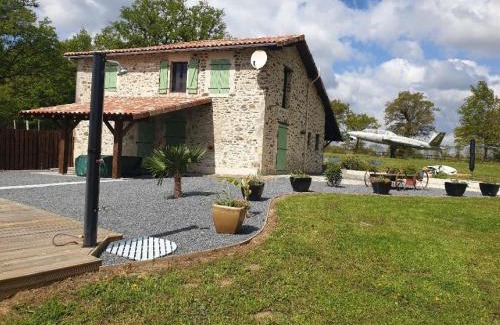Saint-Quentin-sur-Charente Casa | La Maison du Lac Lavaud