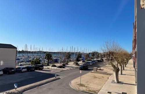 Port-Saint-Louis-du-Rhone Casa | La Maison Rose sur le Port