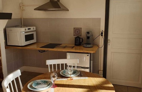 Labarthe-Bleys Casa | La casa del tilo para dos personas.