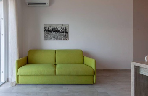 Magugnago Apartamento | Apartamento La Maison Blanche en Brenzone - 2 personas, 1 dormitorios