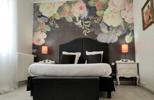 Blaye Cama Y Desayuno | La Maison Blanche