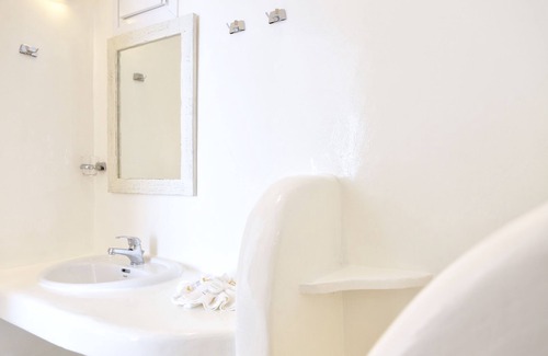 Agios Stefanos Casa | La Maison Blanche