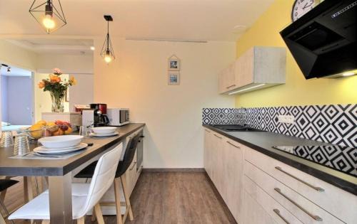 Locmaria-Plouzane Apartamento | La Maison Bleue en Iroise - Randonnées GR34 - Plage 10 min à pieds - wifi, vélos VAE gratuits, jardin - Exposition plein Sud