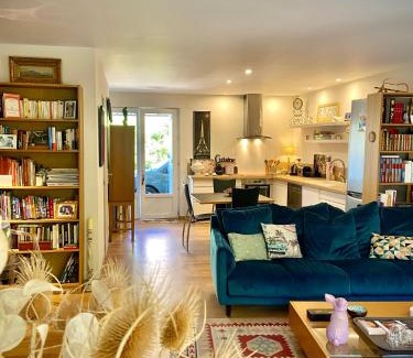 Molleges Casa | La maison bleue