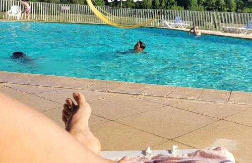 Saint-Geniez-d'Olt Apartamento | La Maison Bleue, village vacances, piscine, parking