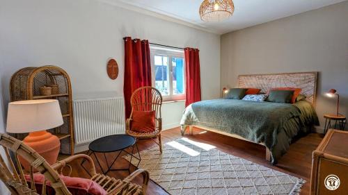 Tillenay Casa | La Maison Bleue