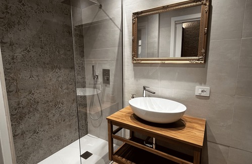 Historic Castle District Casa | La Maison Coloniale Suites (The Indies Rose) and Wellness Zone.