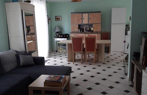 Saint-Jean-de-la-Motte Casa | La maison de Mathilde