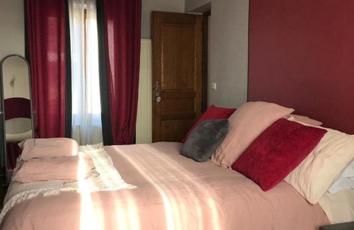 La Tour-de-Salvagny Cama Y Desayuno | LA MAISON D'IVONA