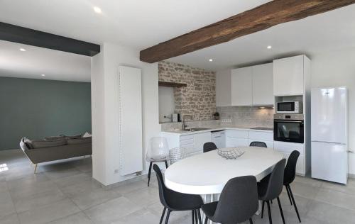Gevrey-Chambertin Casa | La Maison de Caro
