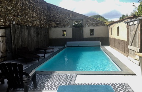 Cholet Cabaña | La Maison de Coutil, at the Gîtes de l'Etang des noues, swimming pool, countryside, horses