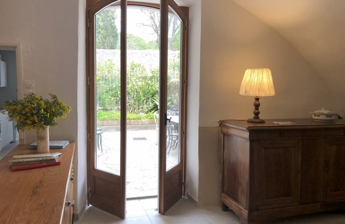 Montpeyroux Casa | "la maison de Marie" 17th century village house stone arches courtyard + terrace