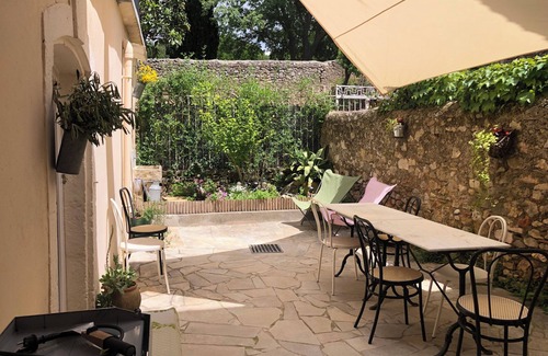 Montpeyroux Casa | "la maison de Marie" 17th century village house stone arches courtyard + terrace