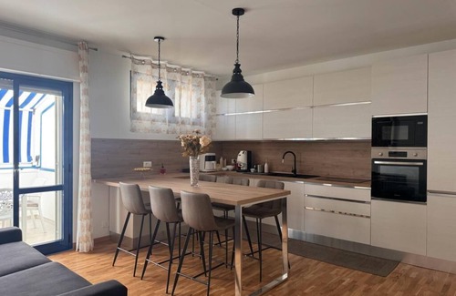 Lido Casa | La Maison de Monique