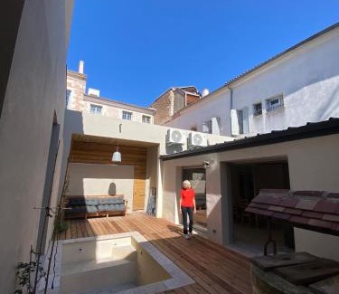 Agen Casa | La Maison des Filles