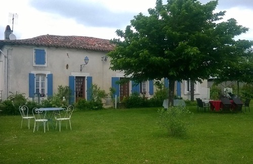 Saint-Aulais-la-Chapelle Cama Y Desayuno | la Maison des Vendangeurs au Milieu des Vignes