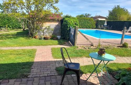 Saint-Bernard Cama Y Desayuno | La maison du Bonheur, borne de recharge VE