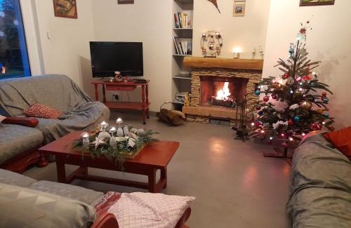 Saint-Bernard Cama Y Desayuno | La maison du Bonheur, borne de recharge VE