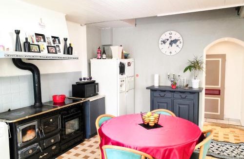 Anneyron Casa | La Maison du Bonheur maison de campagne 20 personnes avec jacuzzi