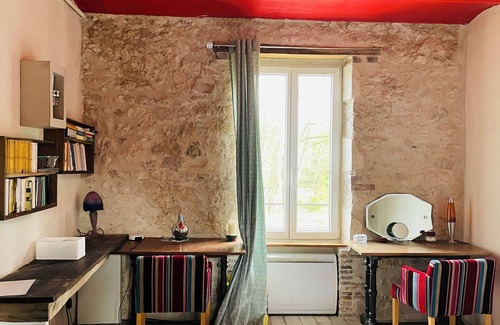 Bannay Cabaña | La maison du canal, cosy artist's house, pets welcome