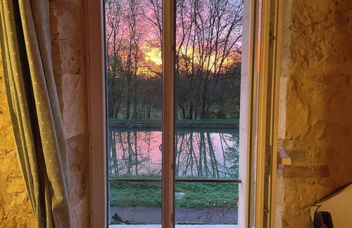 Bannay Cabaña | La maison du canal, cosy artist's house, pets welcome