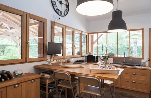 Saint-Jean-d'Illac Cama Y Desayuno | La Maison du Las