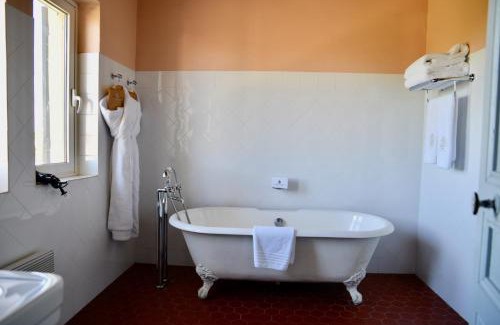 Le Sambuc Casa | La Maison du Mas de Peint