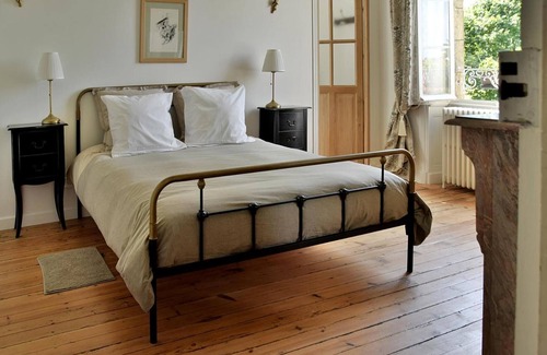 Breuil-Barret Casa | La Maison Du Pinier