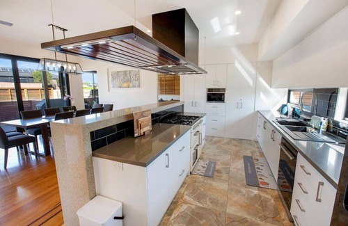 Kalimna Casa | La Maison Elegante - Located just a short drive from the ocean
