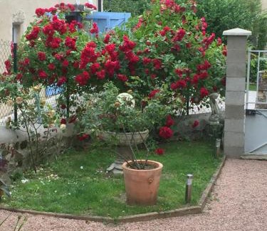 Verneuil-en-Bourbonnais Cama Y Desayuno | La Maison aux Hortensias