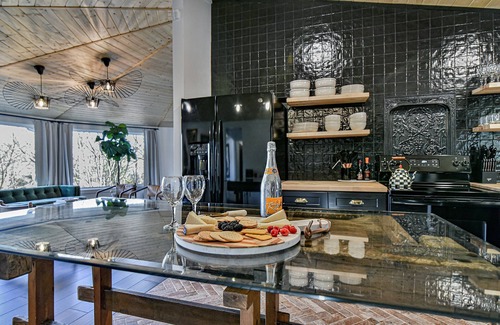 Asheville Casa | La Maison Mirch - Luxe Design Retreat