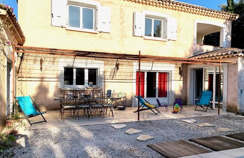 Besse-sur-Issole Casa | La Maison Noz, bastide with swimming pool, ideal for friends and families