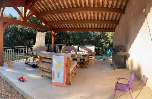 Besse-sur-Issole Casa | La Maison Noz, bastide with swimming pool, ideal for friends and families