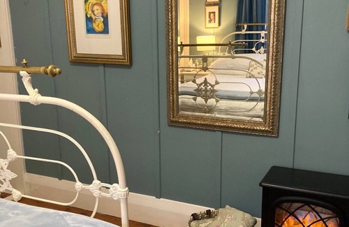 Wangaratta Cama Y Desayuno | La Maison Rose - a French style garden retreat in the heart of Wangaratta