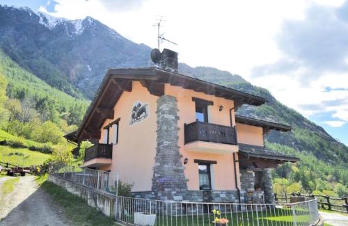 Grand Brissogne Casa | La maison rose