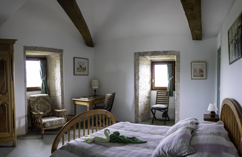 Pesmes Casa | LA MAISON ROYALE